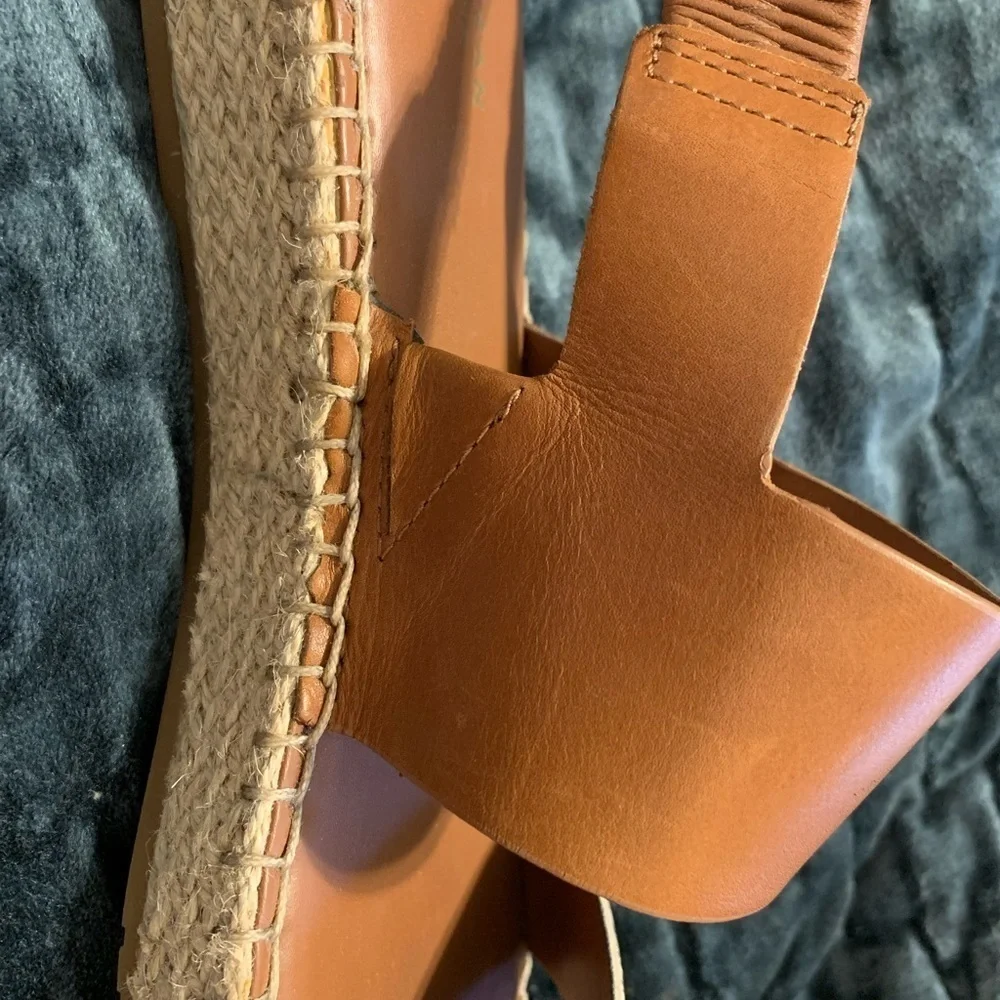 Cole Hahn brown sandal, size 8.5B‎